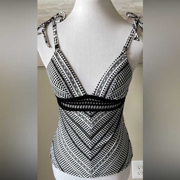 Robin Piccone Swim Black And White Tankini Top size medium - Picture 1 of 12